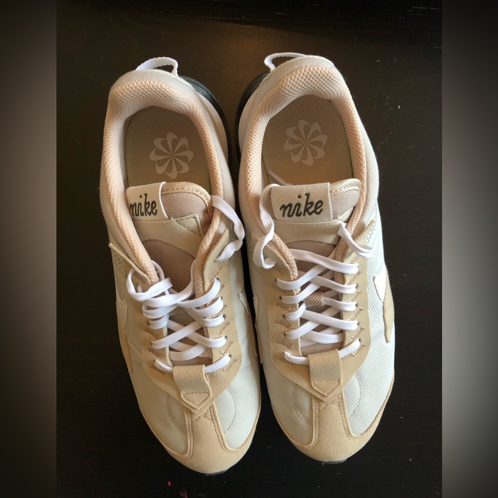 Nike Air Pre Day Size 8 - Picture 3 of 5